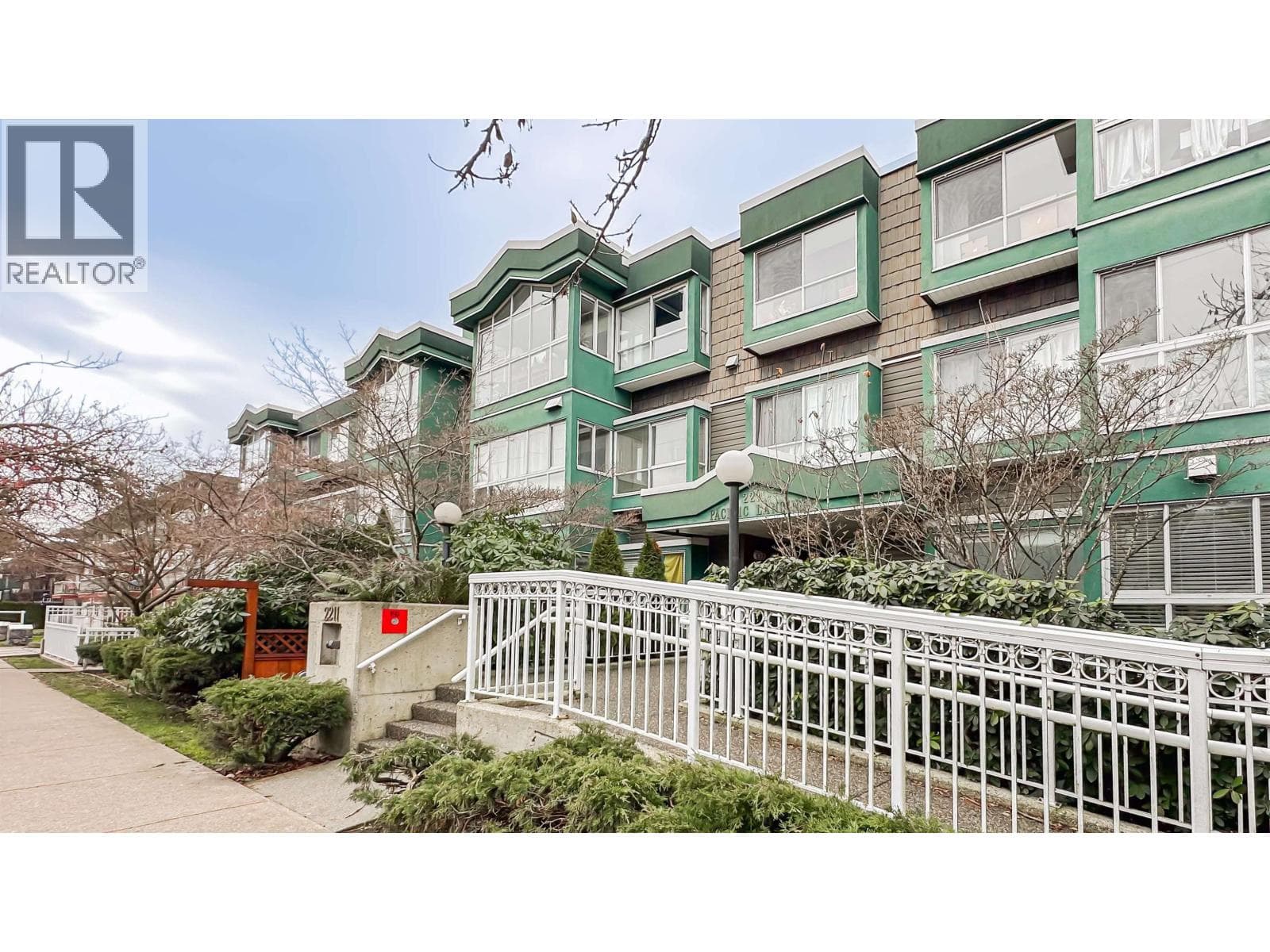 309 2211 WALL STREET