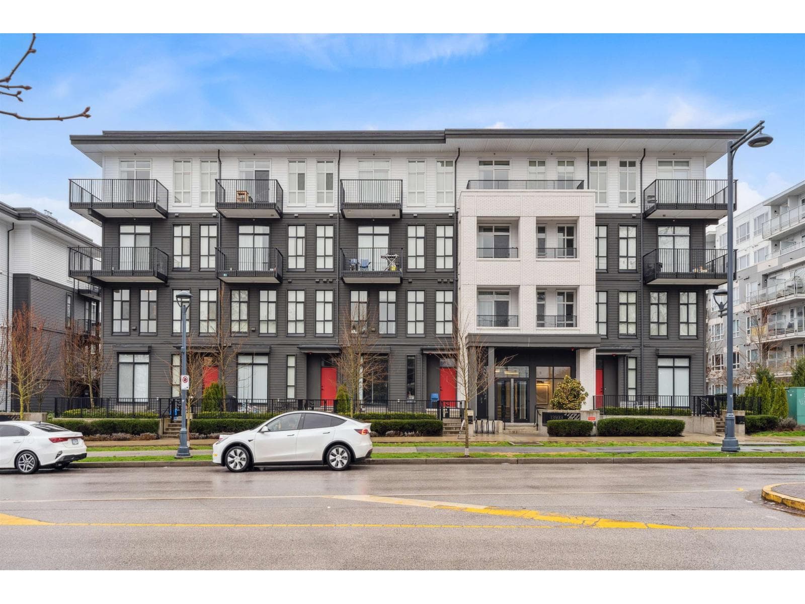 210 13933 105 BOULEVARD