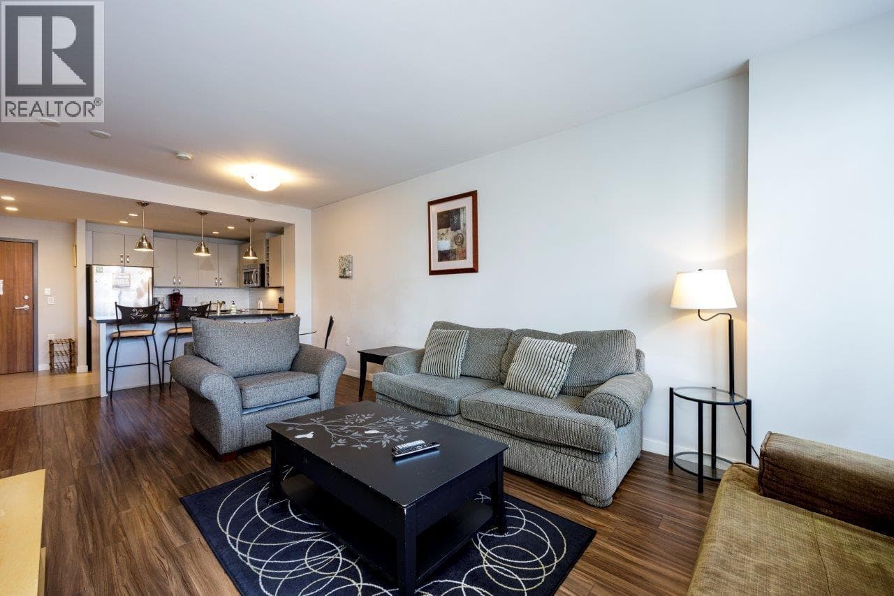 511 215 W 1ST STREET