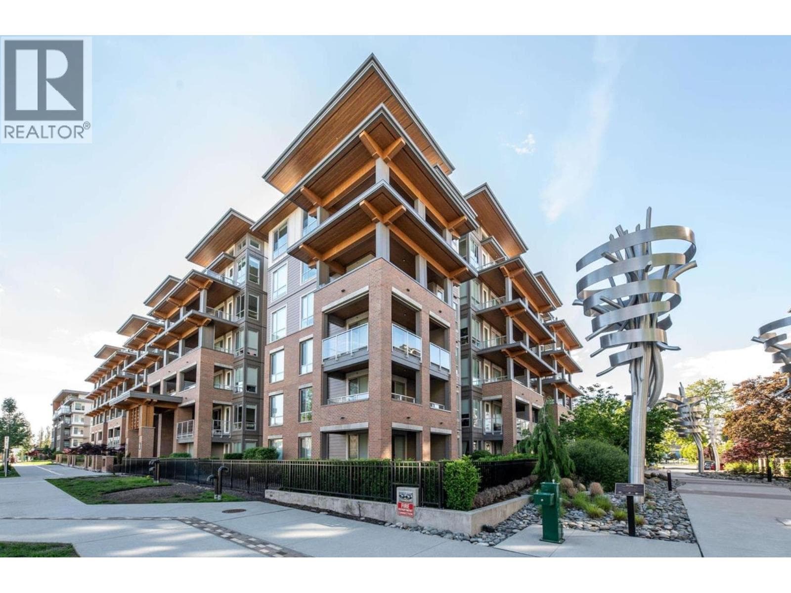 322 7133 14TH AVENUE