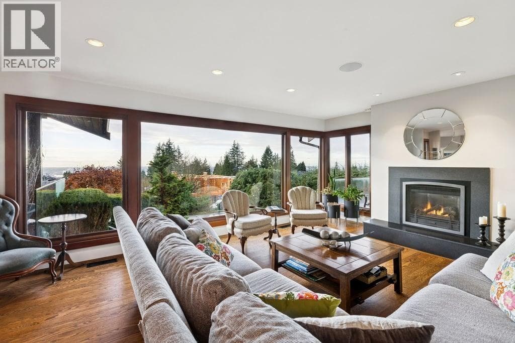 124 CARISBROOKE CRESCENT