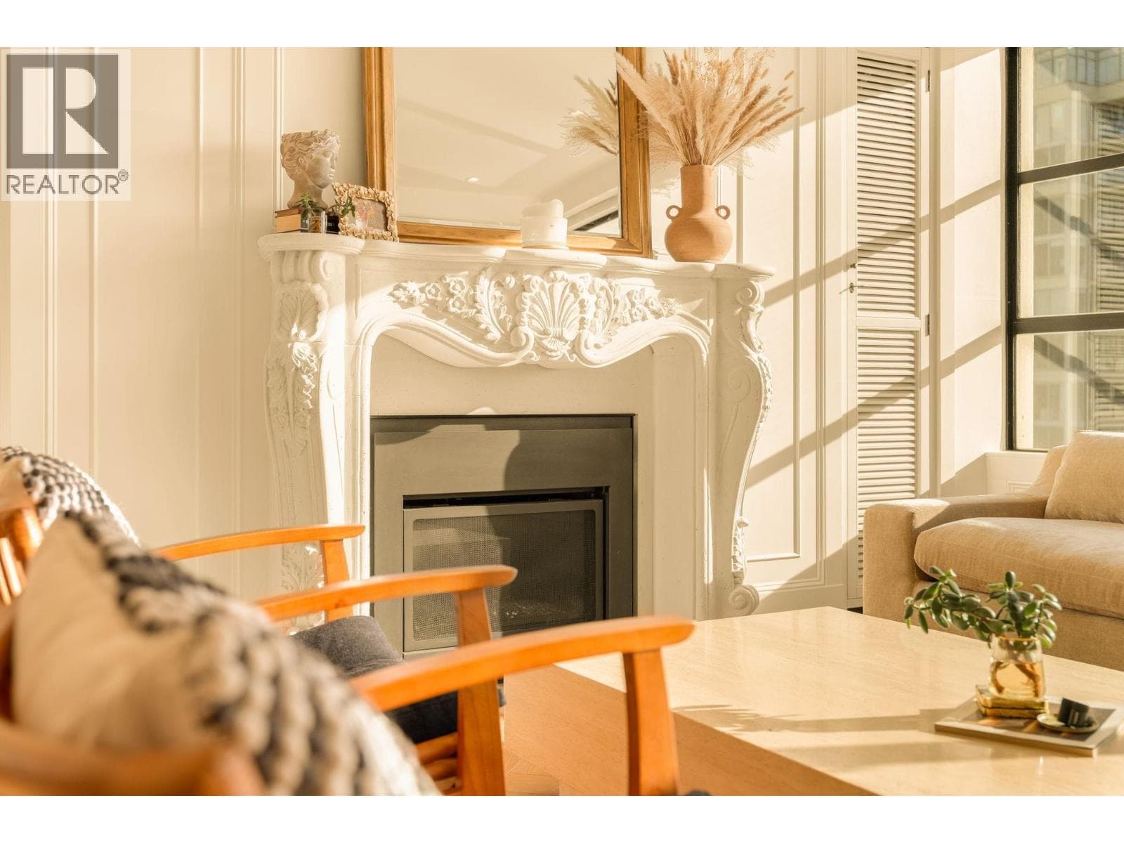 302 1008 BEACH AVENUE