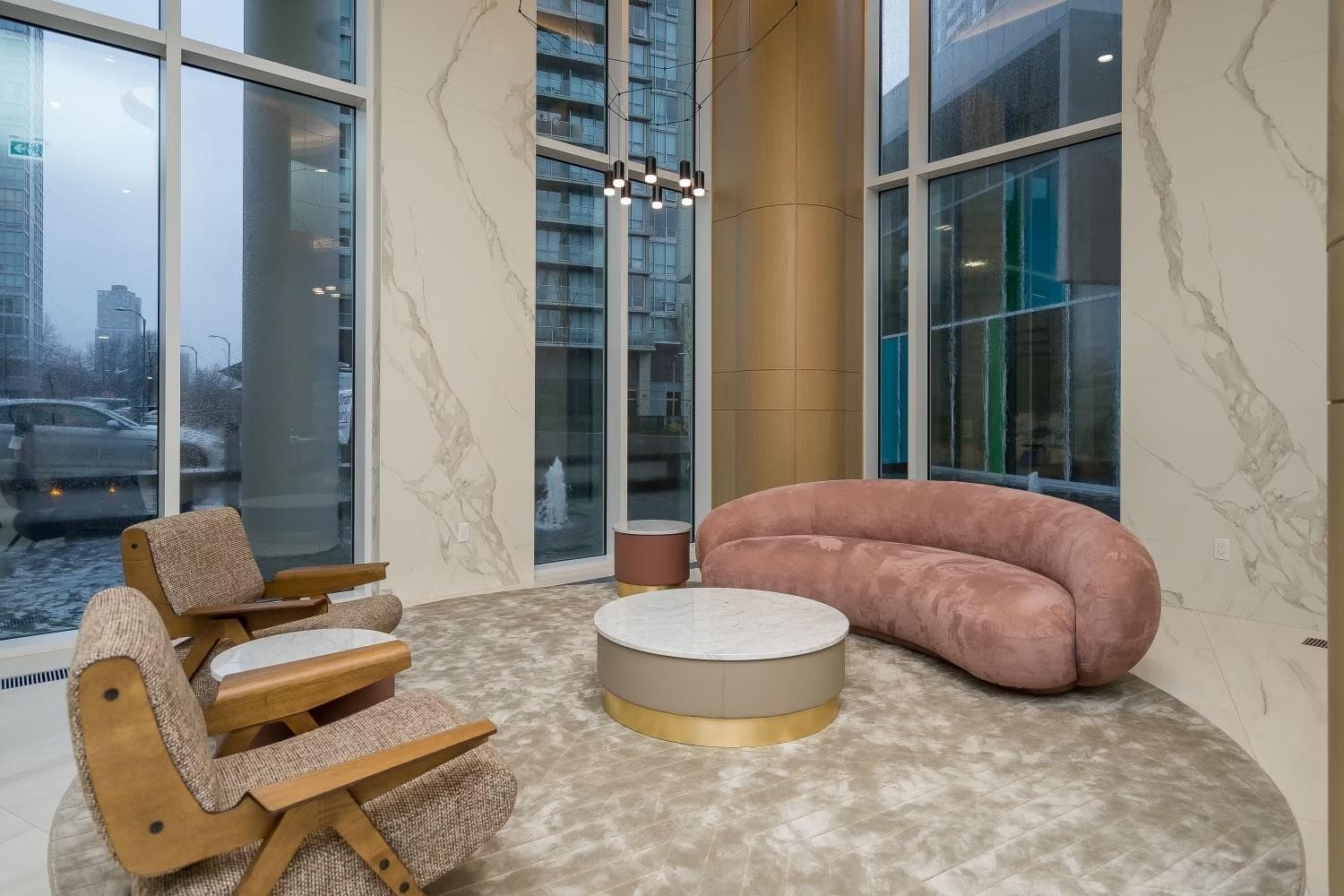 4106 9887 WHALLEY BOULEVARD