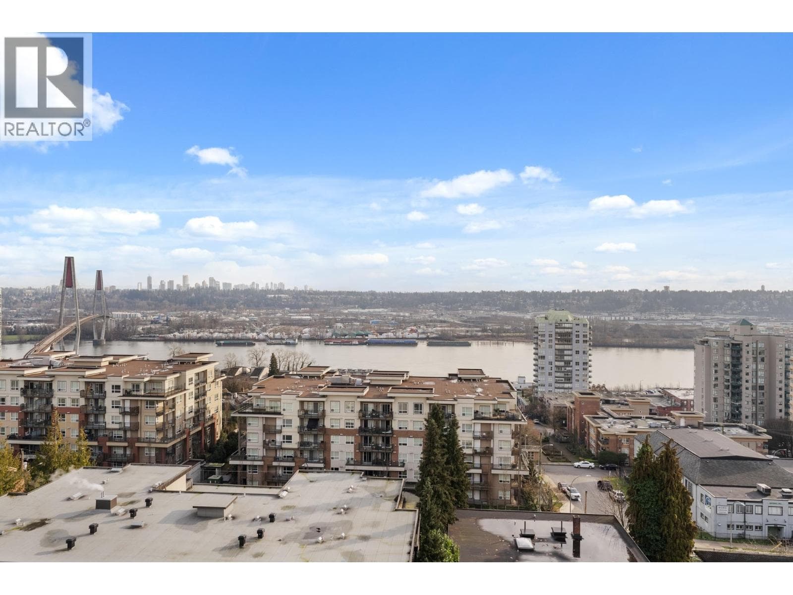 908 320 ROYAL AVENUE