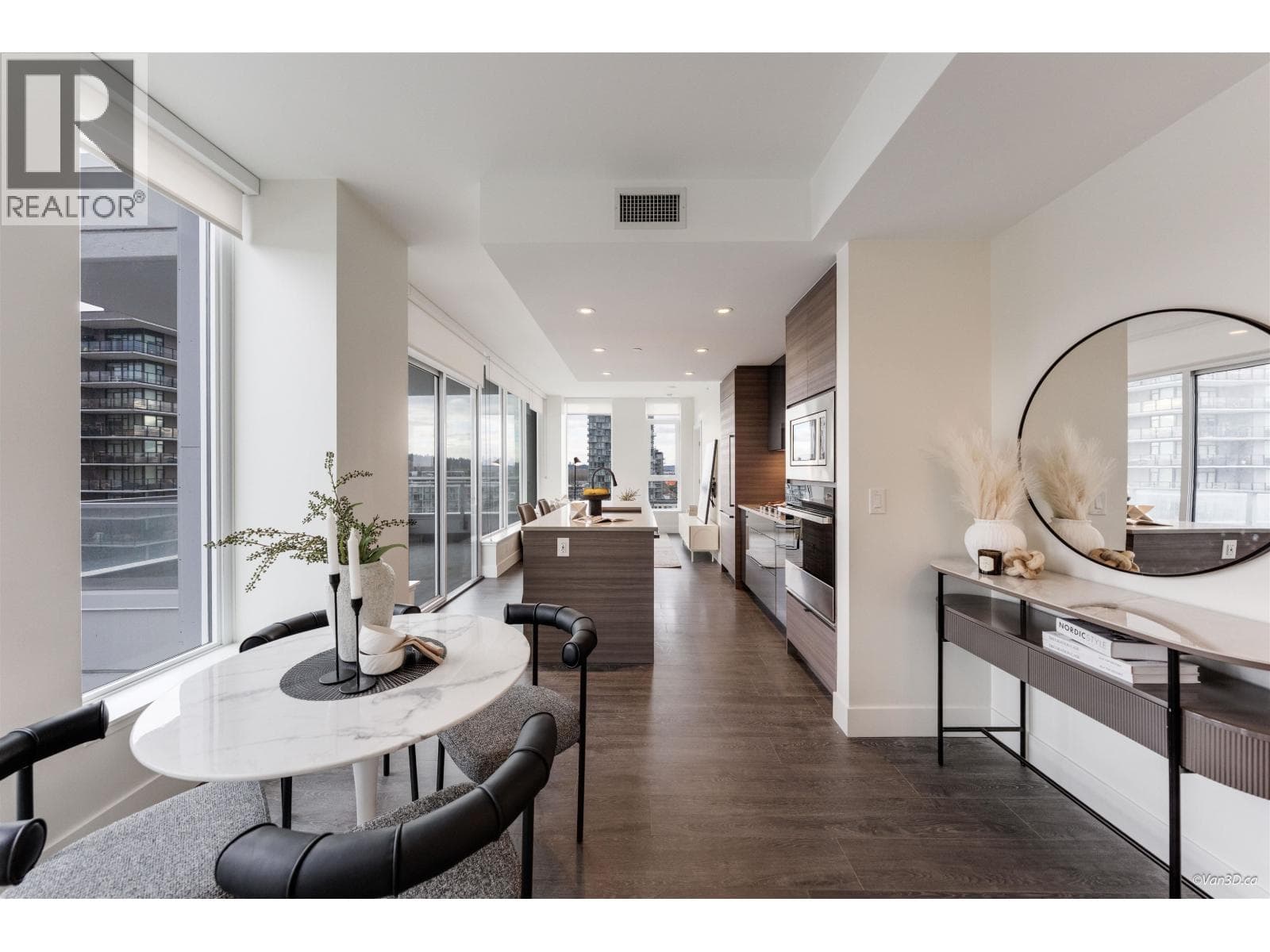 1307 3438 SAWMILL CRESCENT