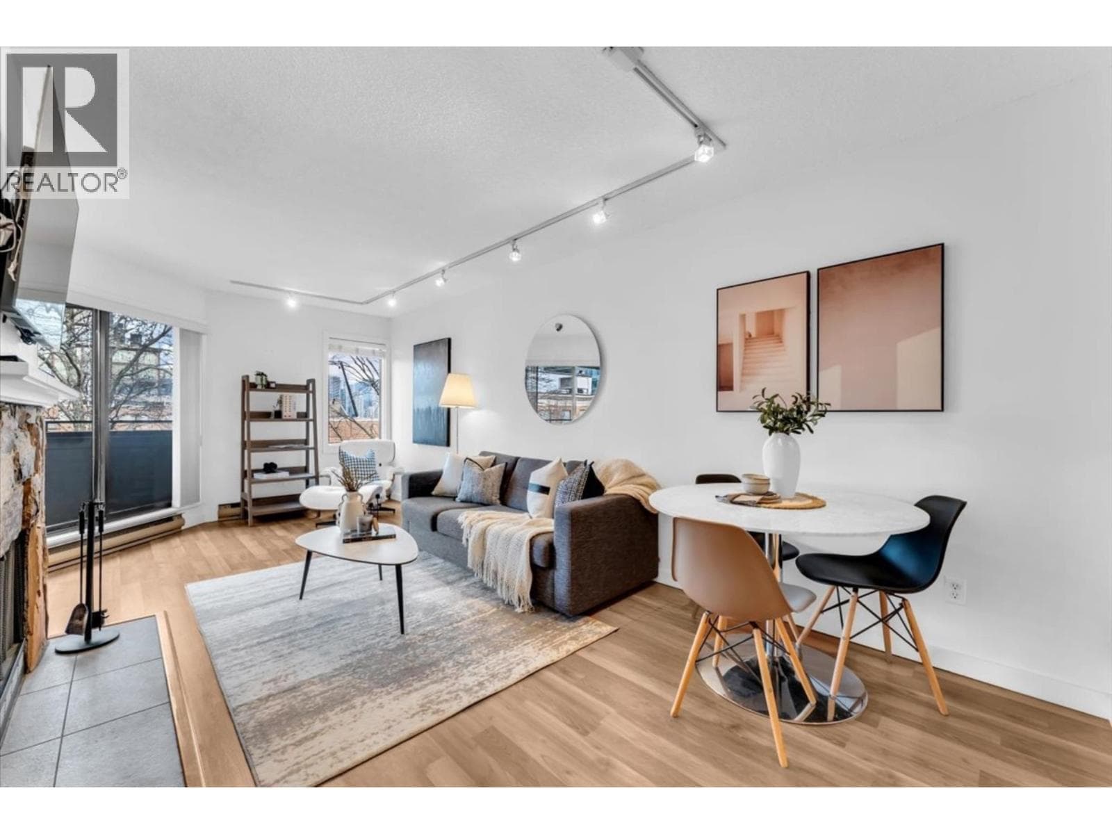 407 1476 W 10TH AVENUE