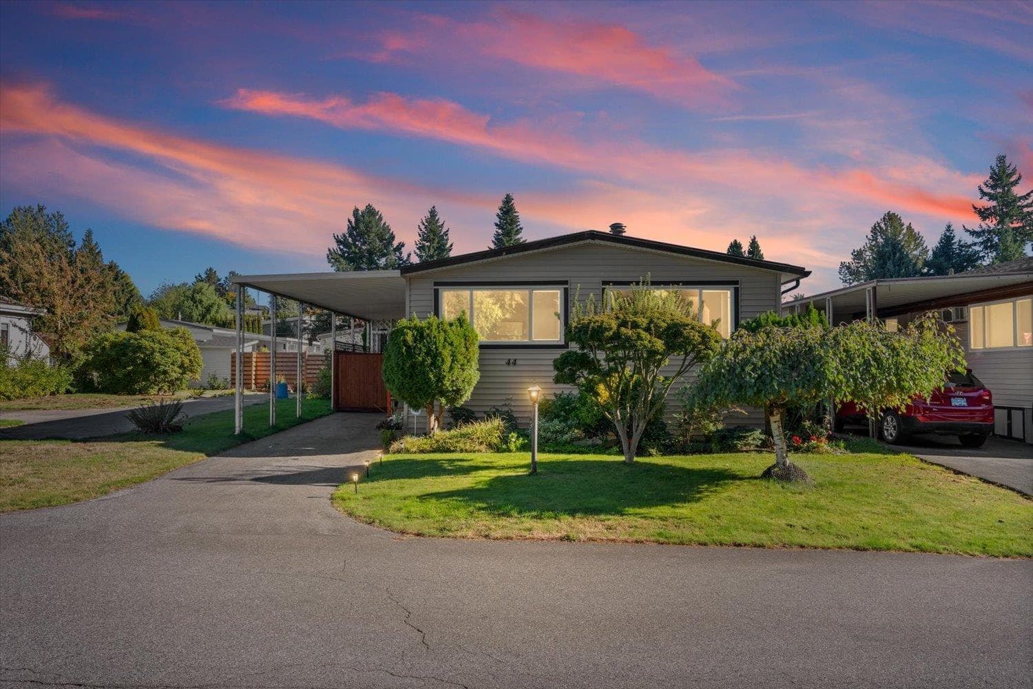 44 31313 LIVINGSTONE AVENUE