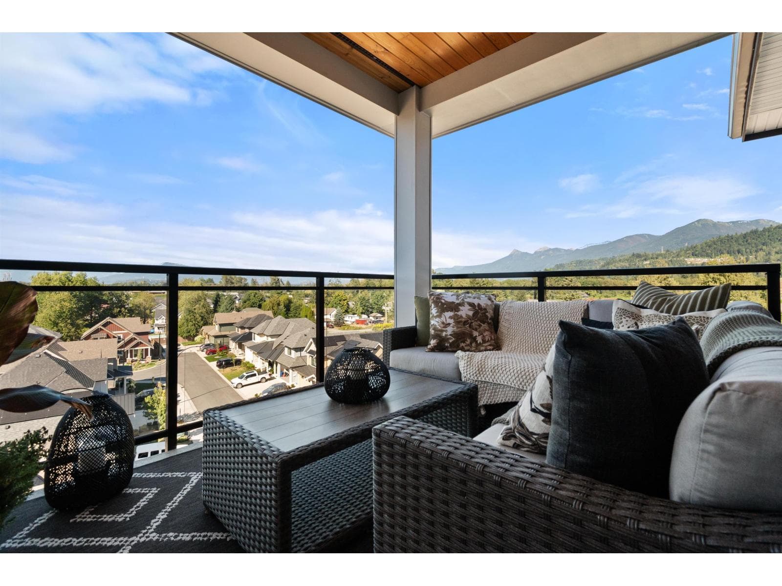 610 6045 CHILLIWACK RIVER ROAD, Sardis South