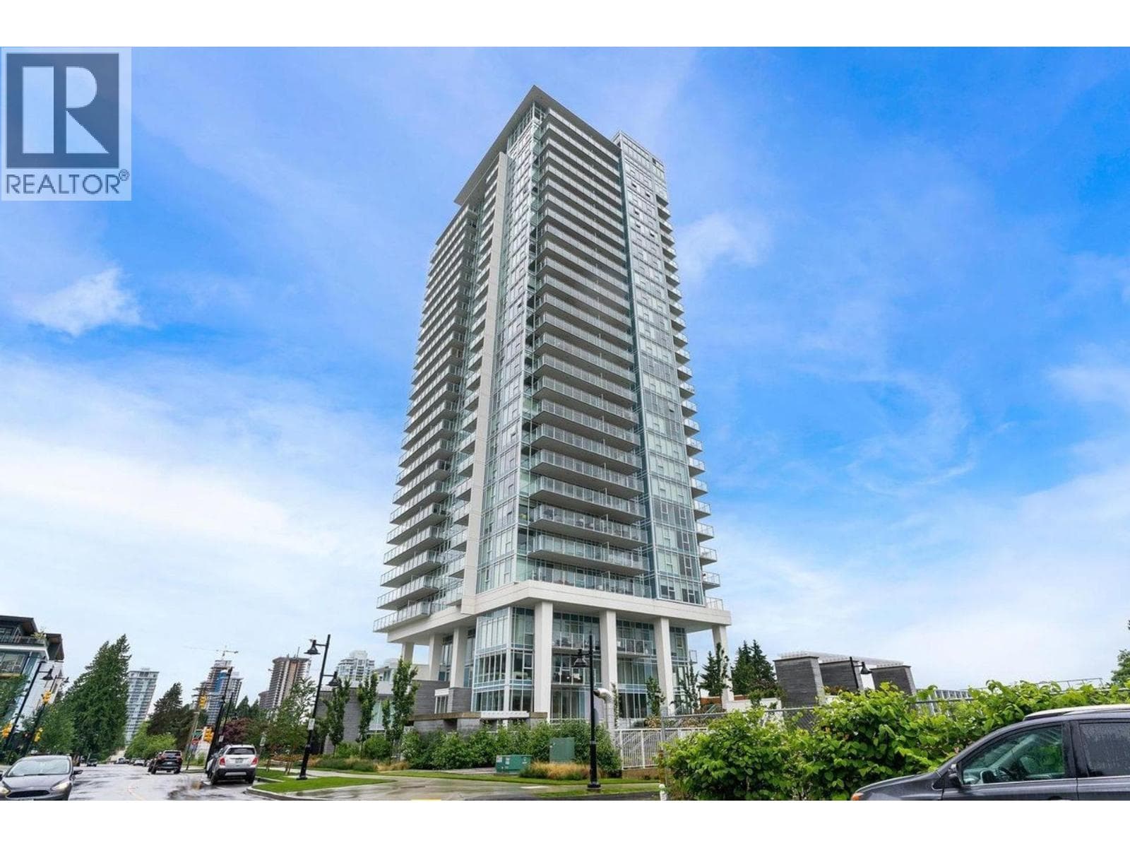 2209 652 WHITING WAY