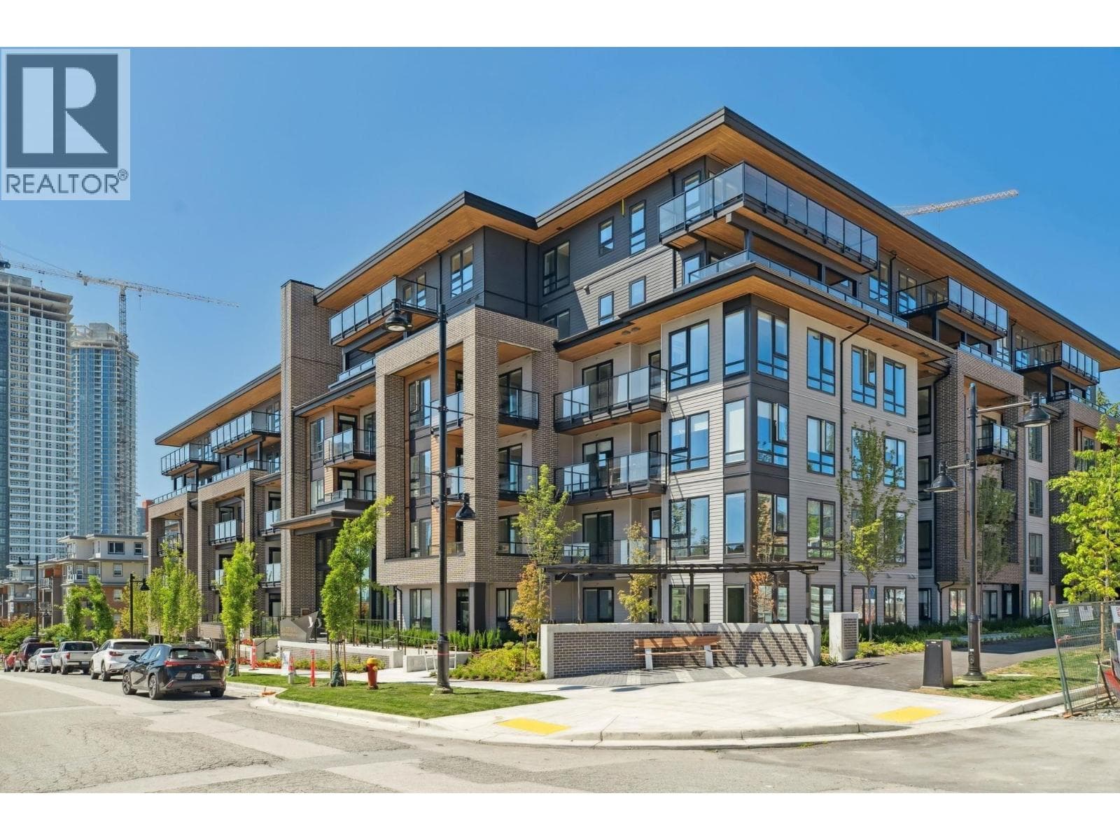 407 615 COTTONWOOD AVENUE