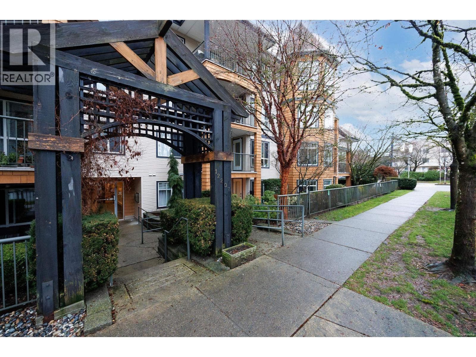 111 12207 224 STREET