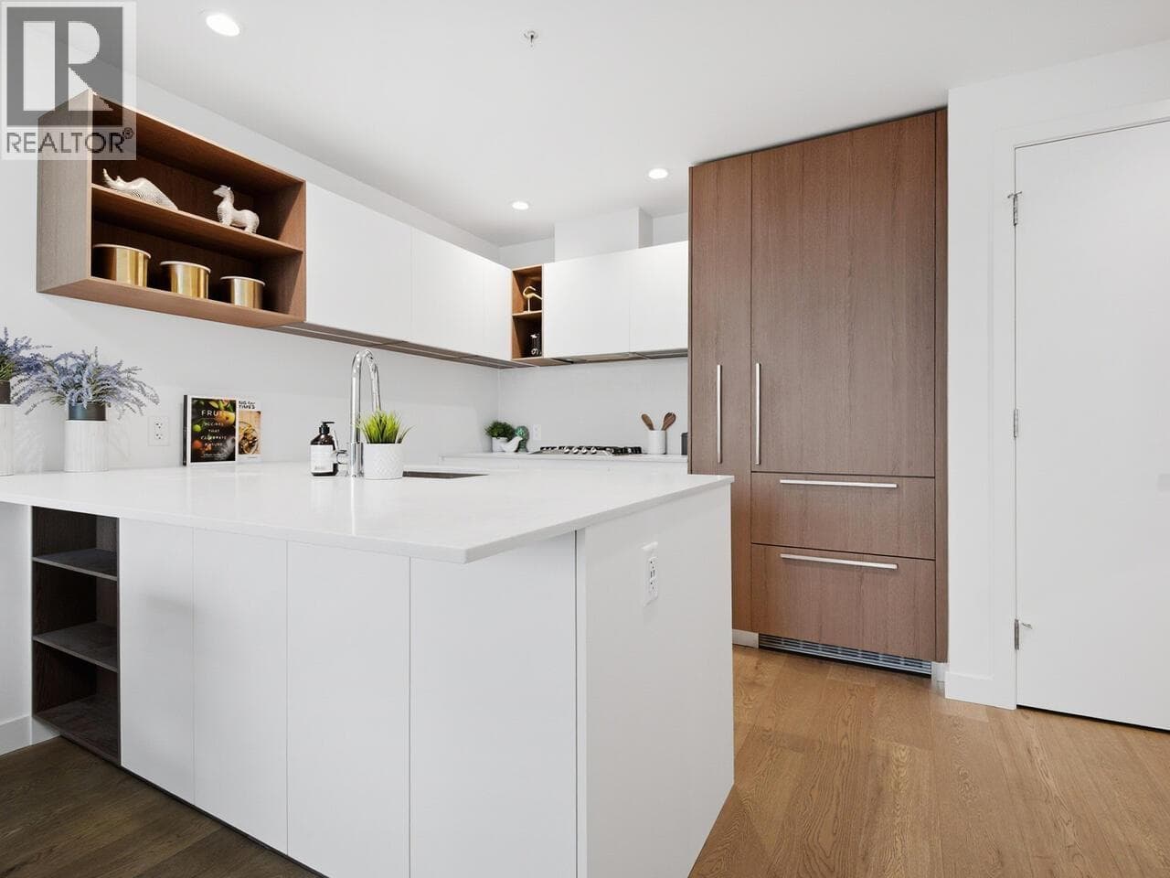 905 6000 MCKAY AVENUE