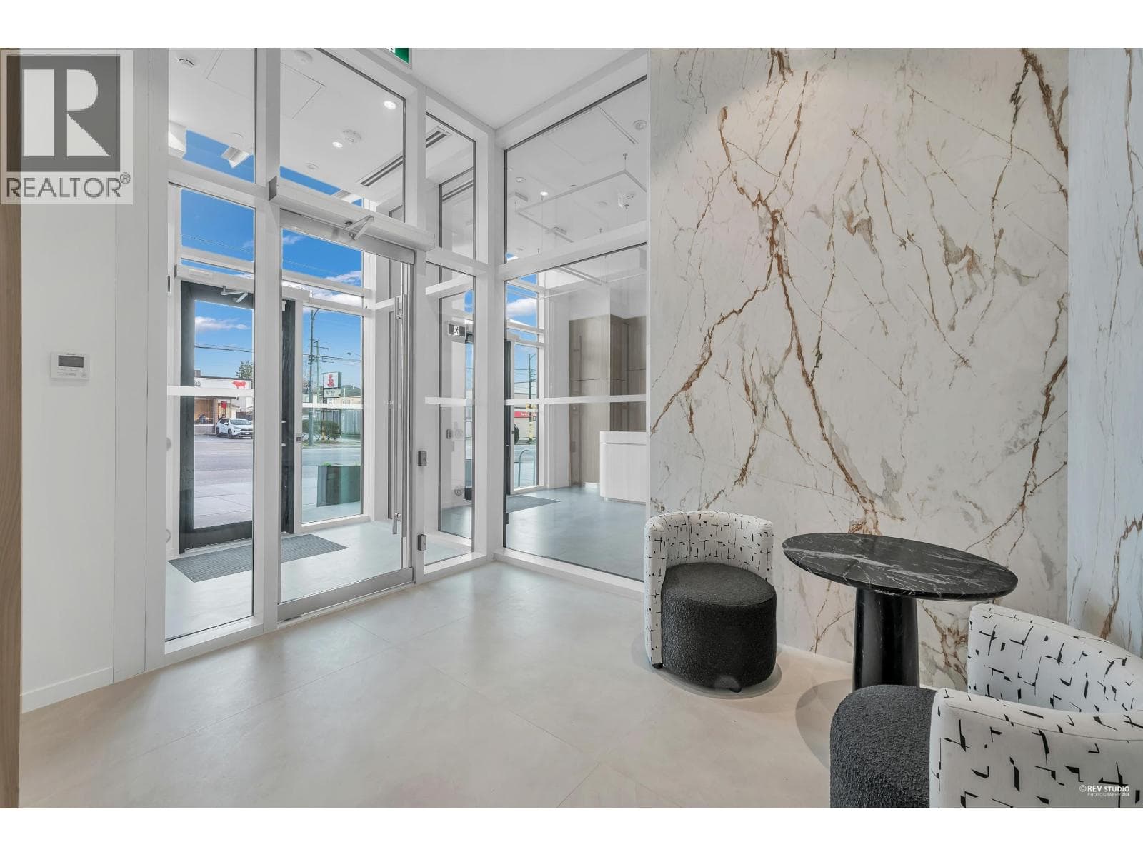 305 8415 GRANVILLE STREET