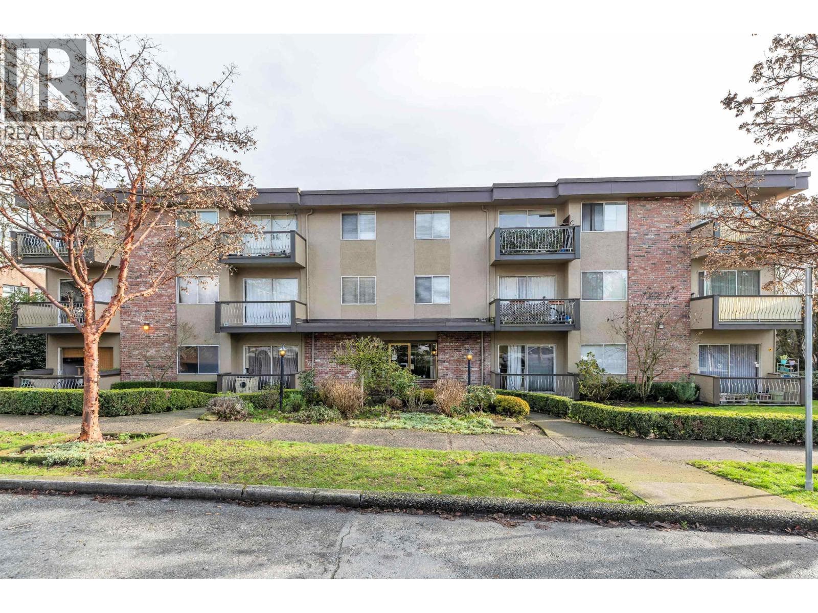 113 610 THIRD AVENUE