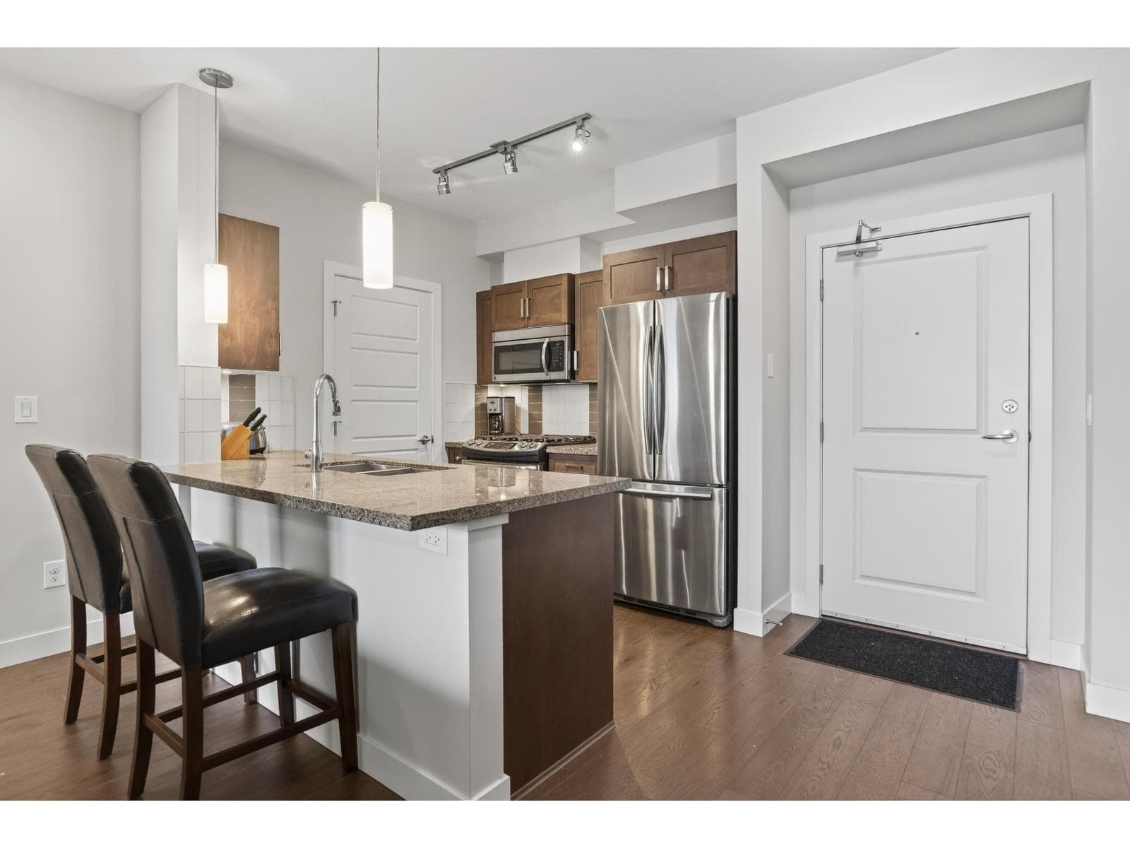 216 20068 FRASER HIGHWAY