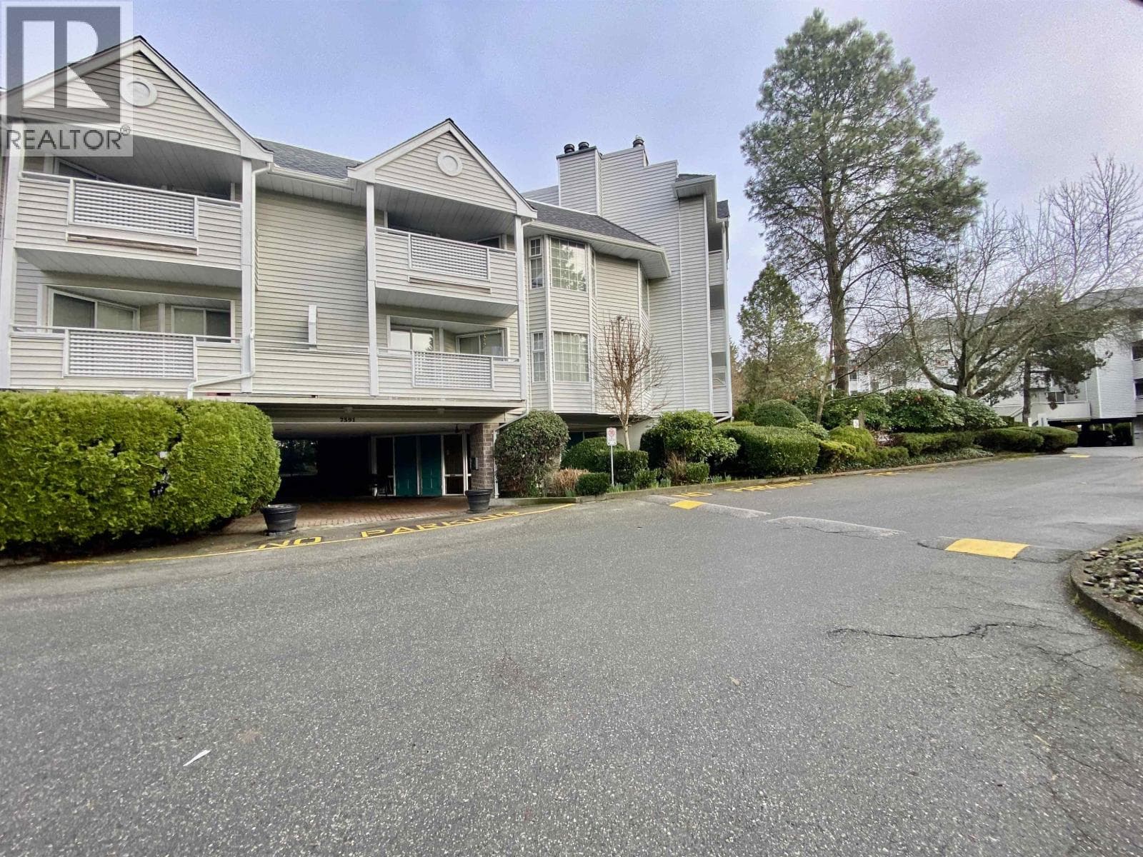 115 7591 MOFFATT ROAD