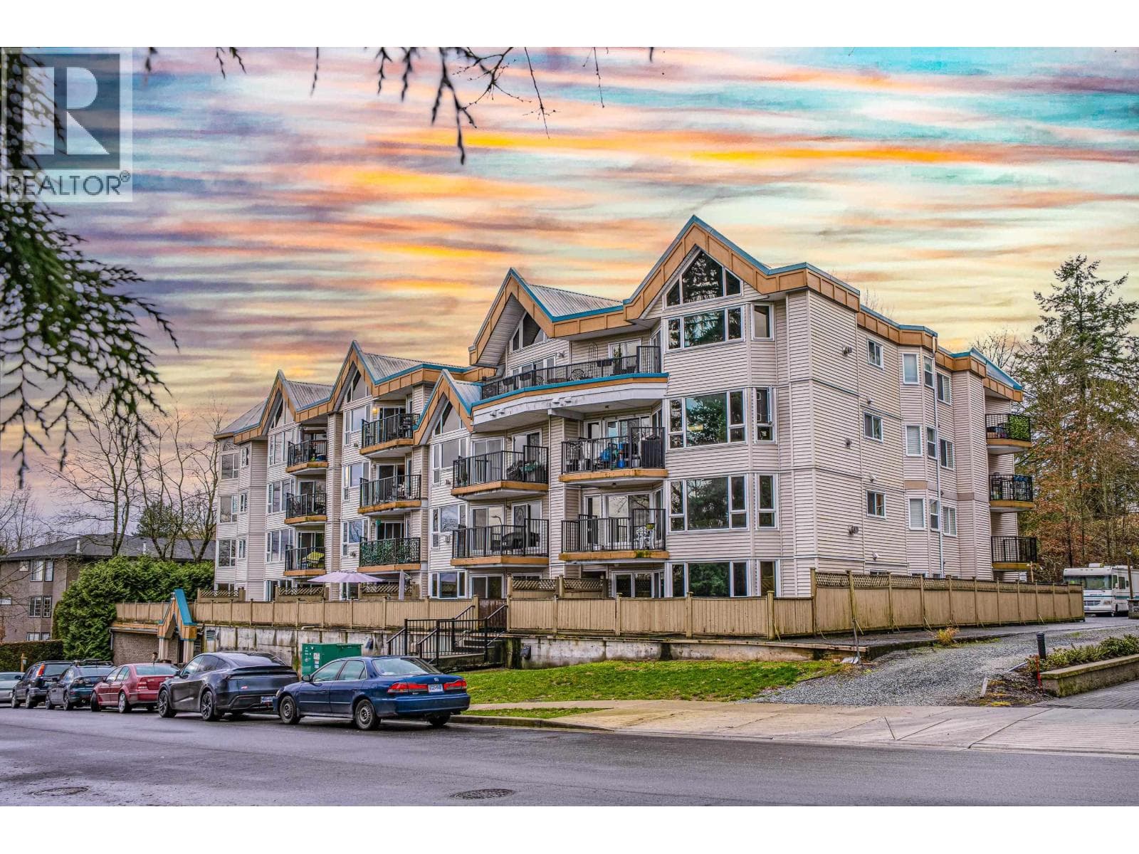 205 11595 FRASER STREET