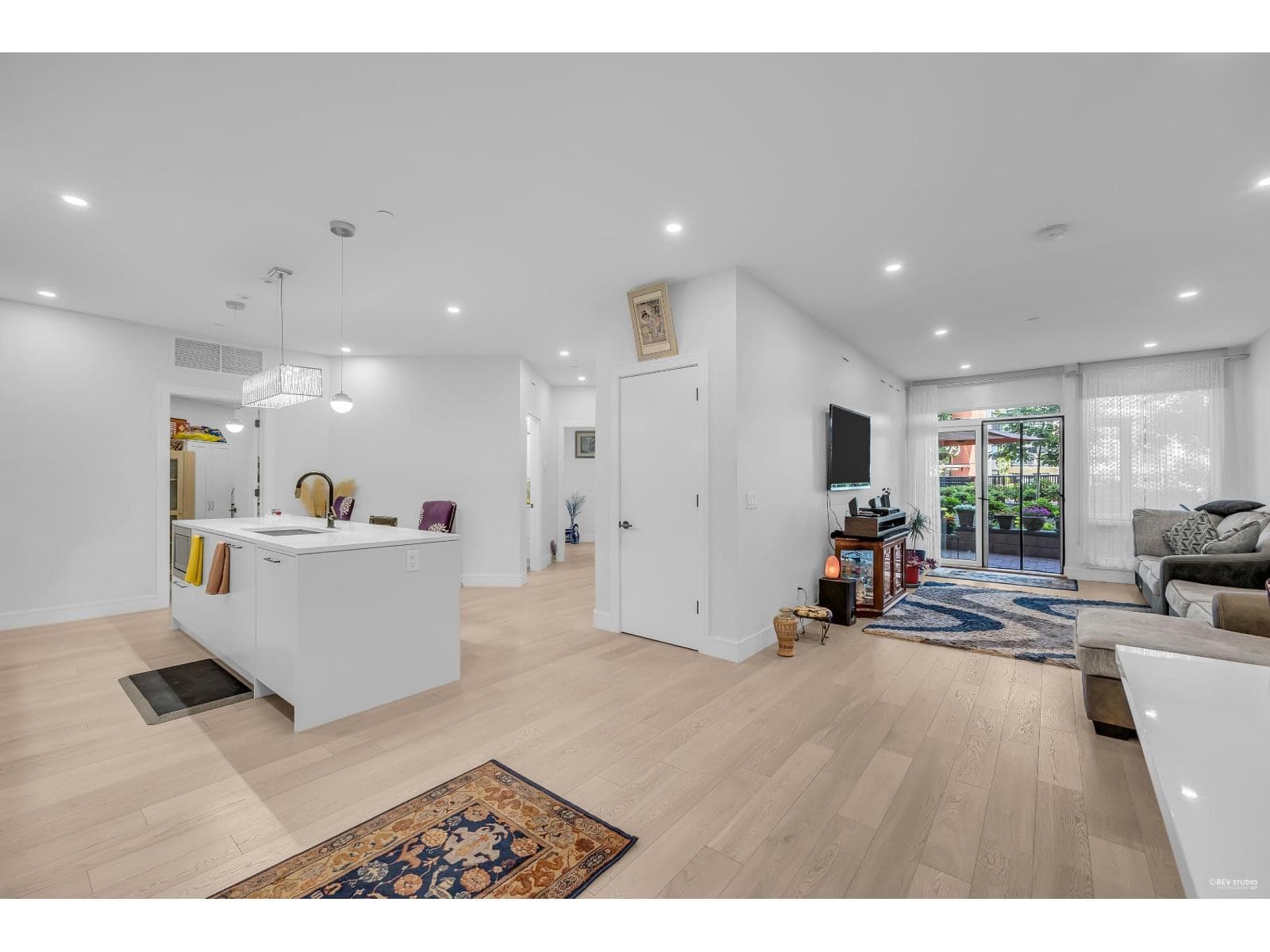 101 20416 PARK AVENUE