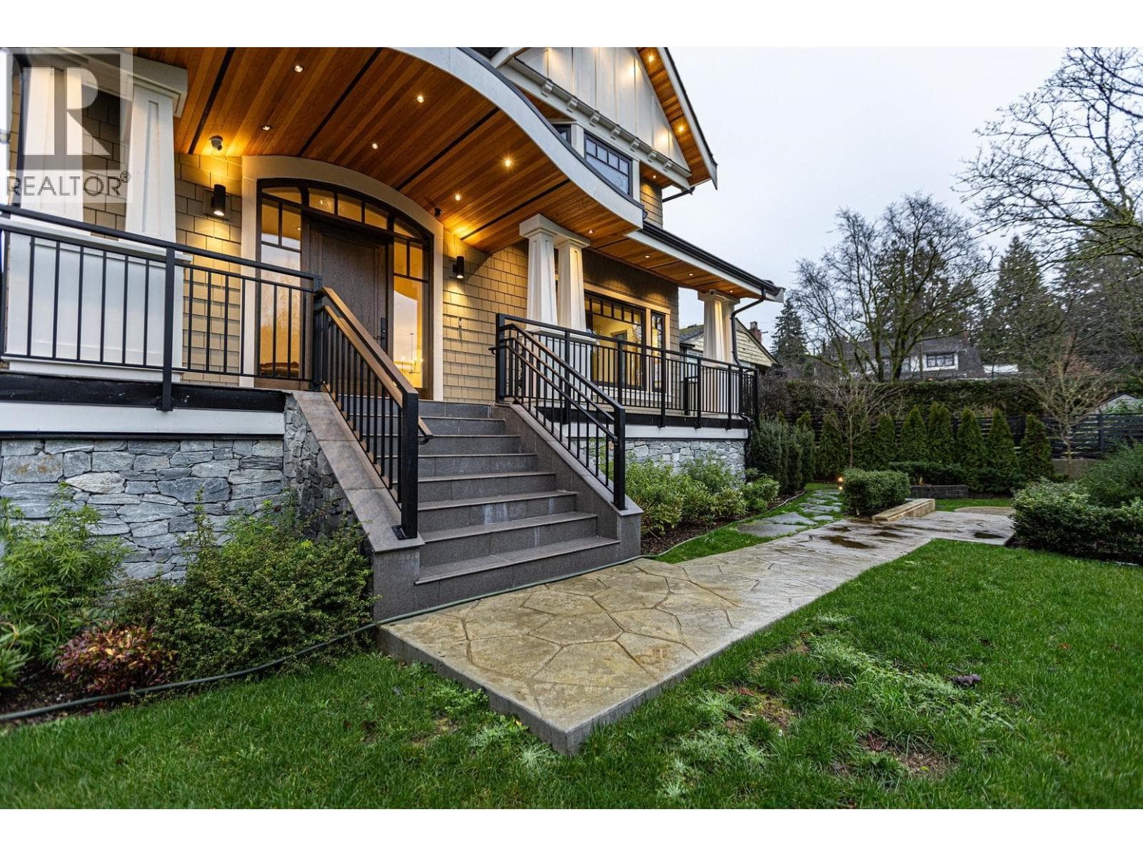 2051 W KING EDWARD AVENUE