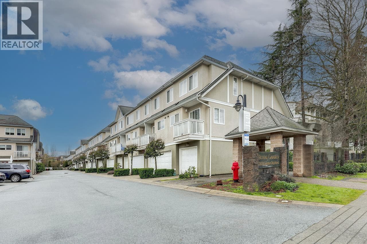 14 7831 GARDEN CITY ROAD