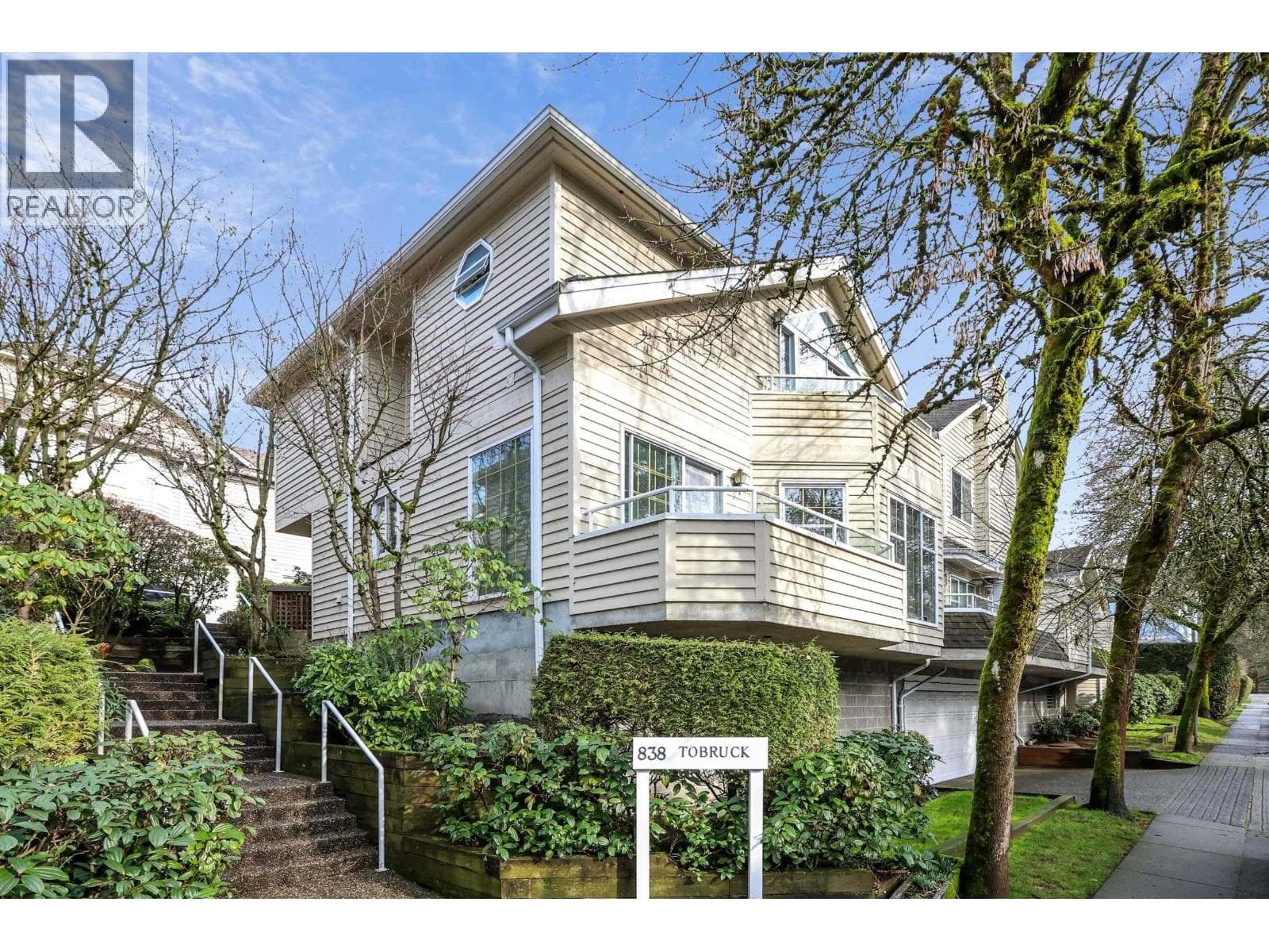 10 838 TOBRUCK AVENUE