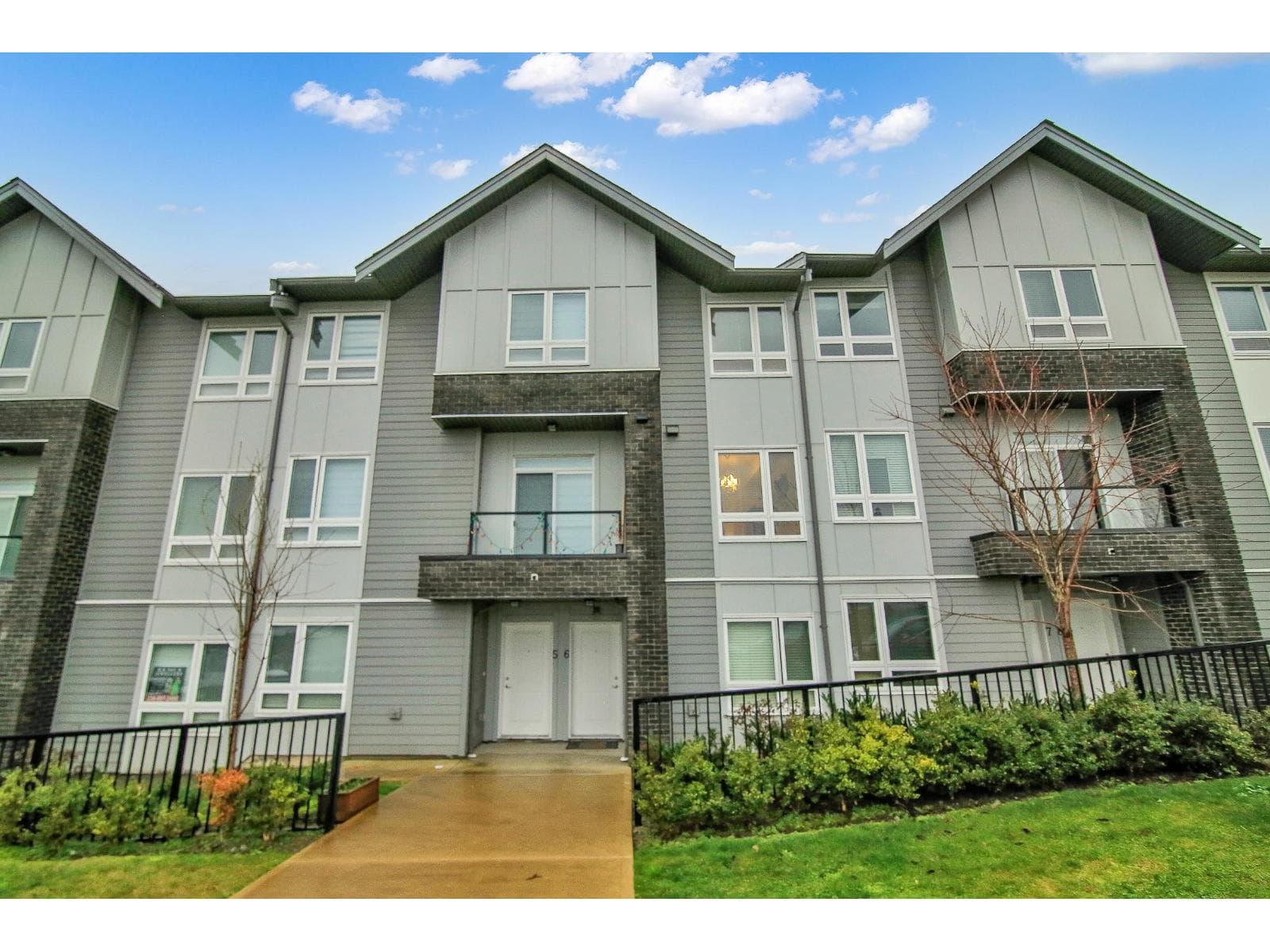 6 3323 ROCKHILL PLACE