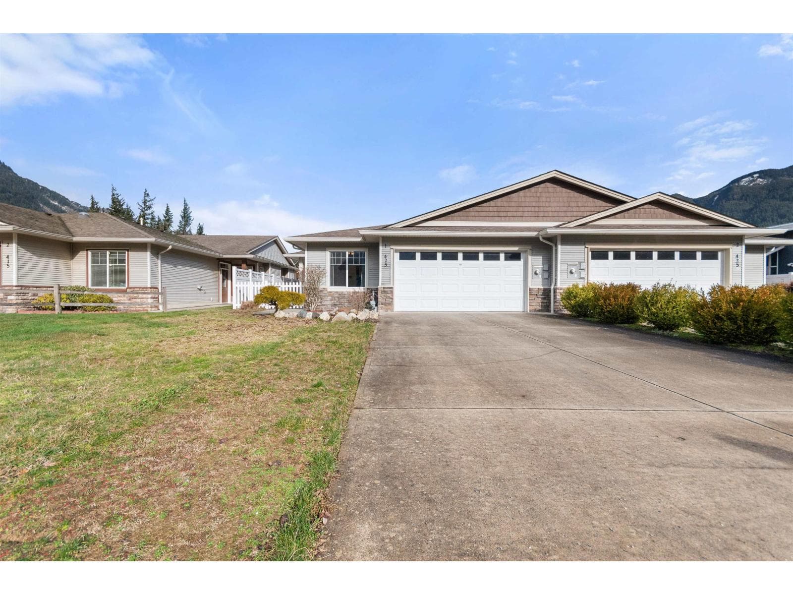 1 425 STUART STREET, Hope