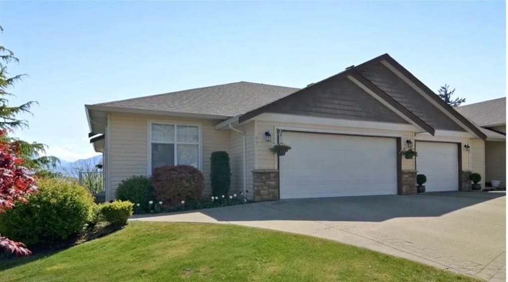 47 8590 SUNRISE DRIVE, Chilliwack Mountain