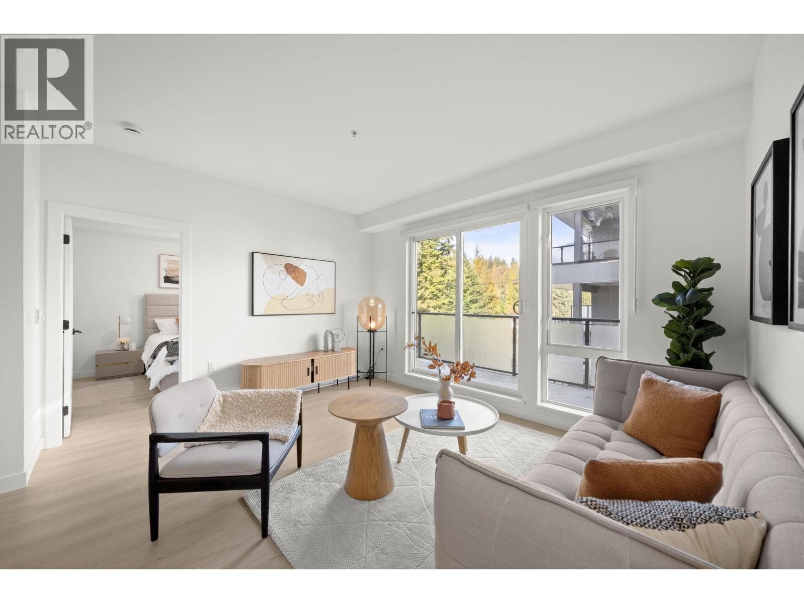 220 2002 ST. GEORGE STREET