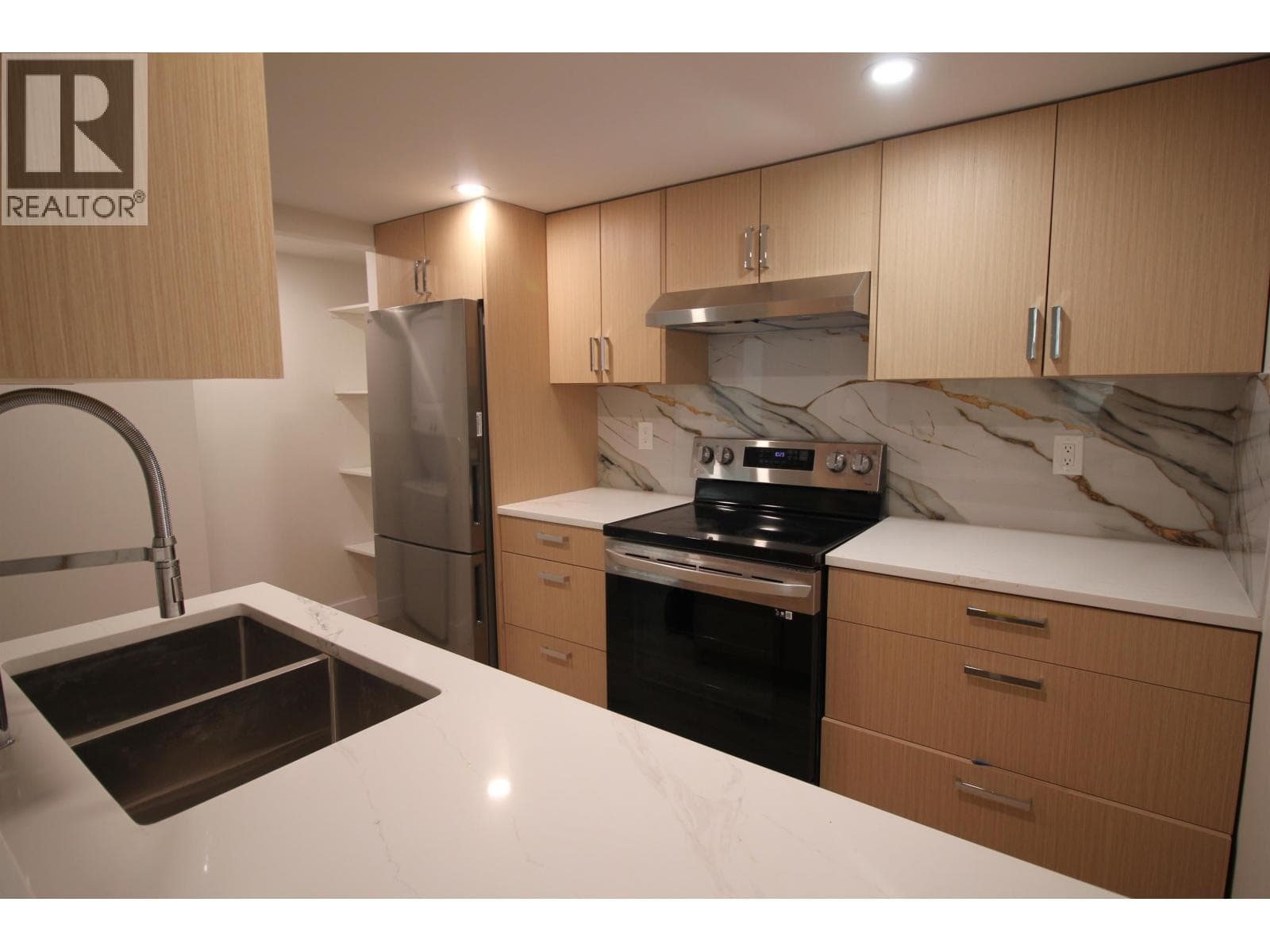 706 6595 BONSOR AVENUE