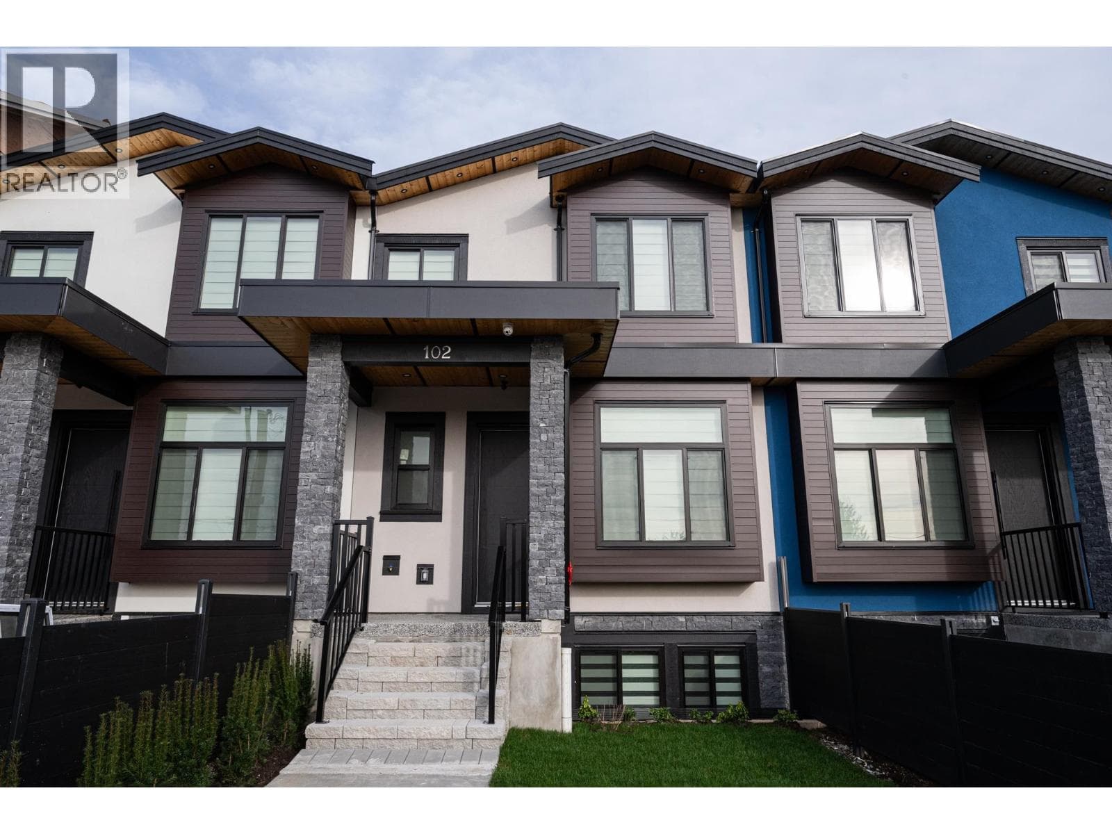 102 1149 DANSEY AVENUE