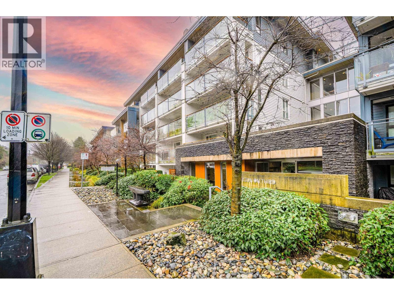 416 221 E 3RD STREET