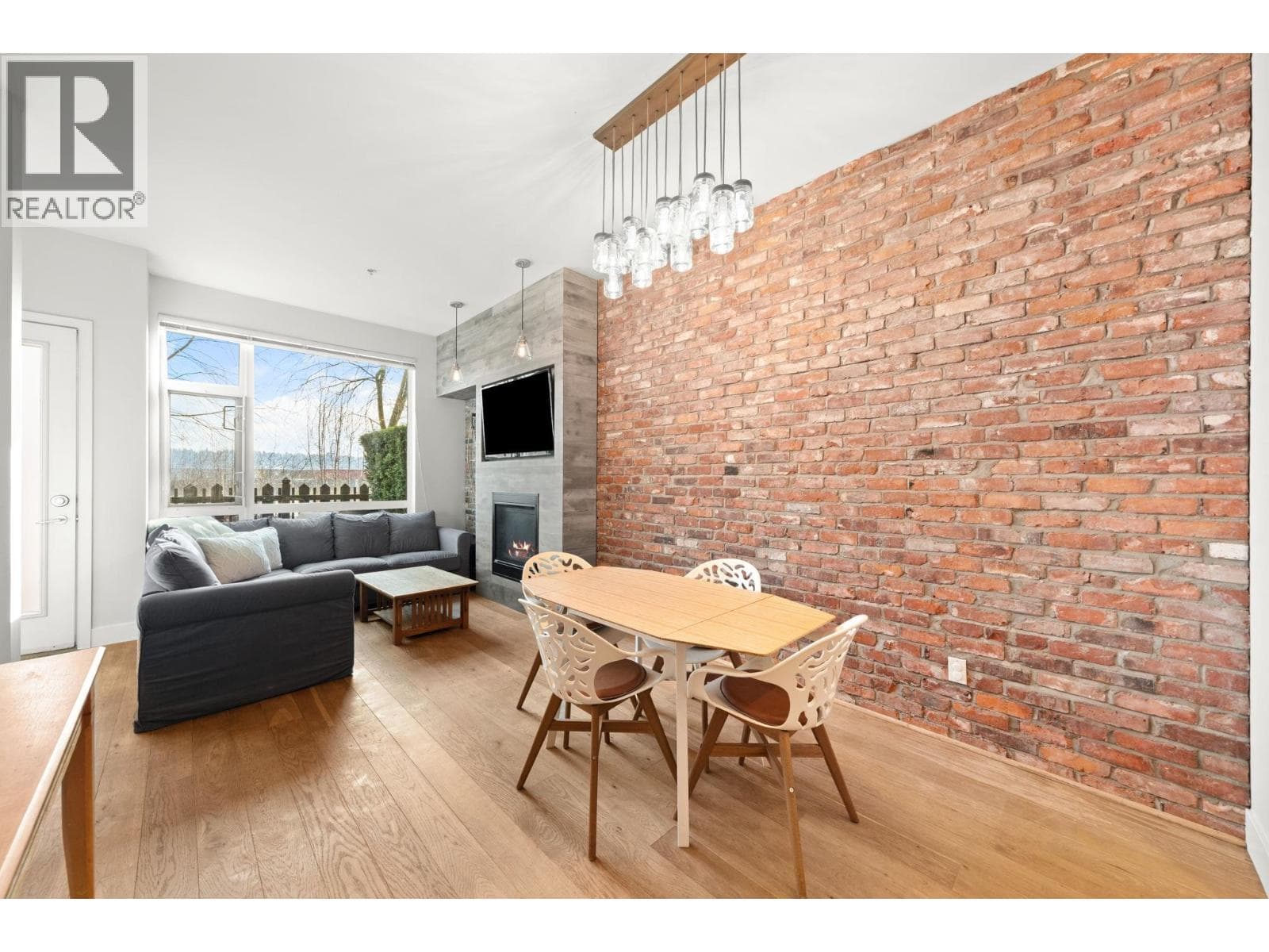 28 230 SALTER STREET