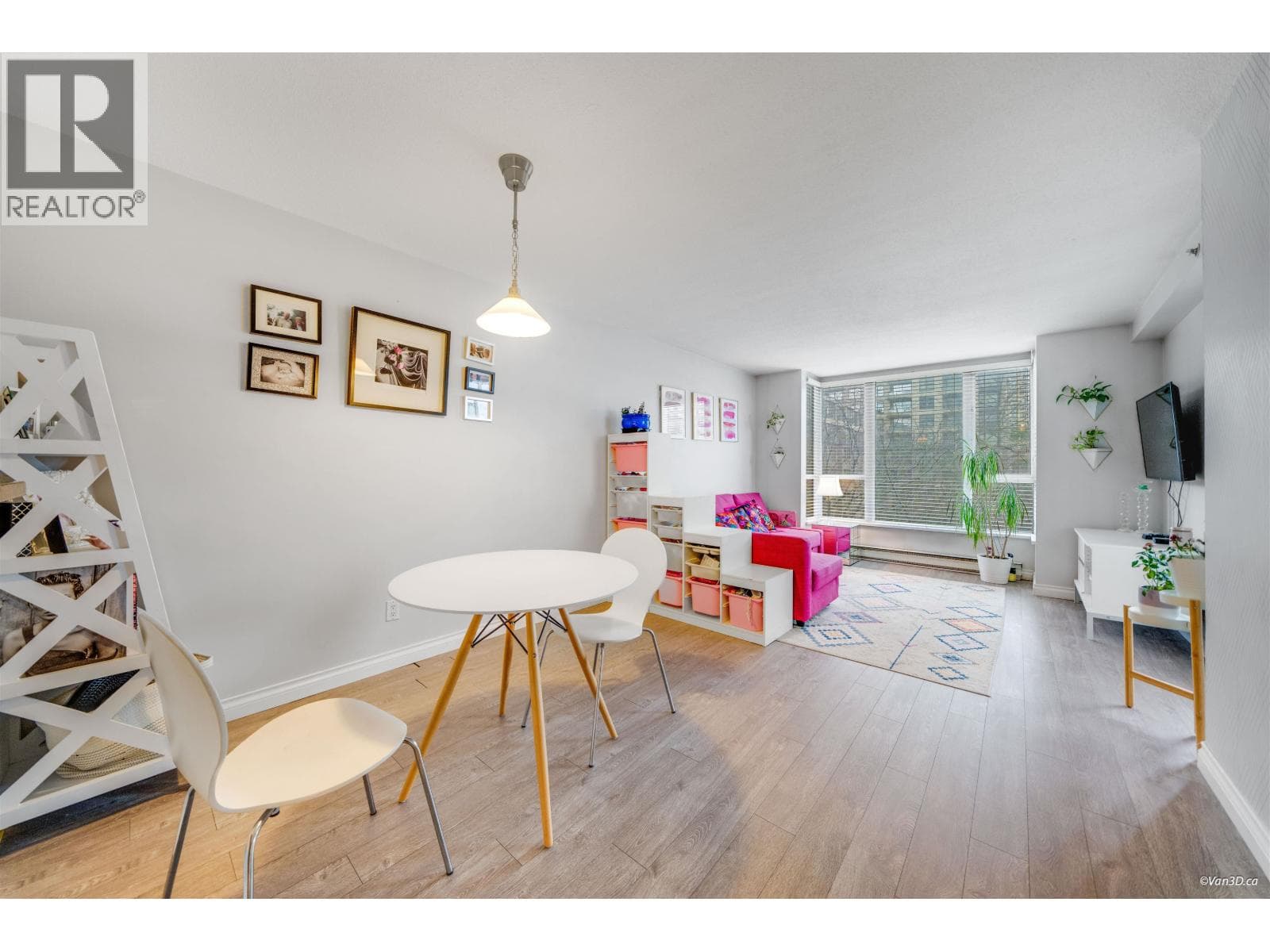 303 5189 GASTON STREET