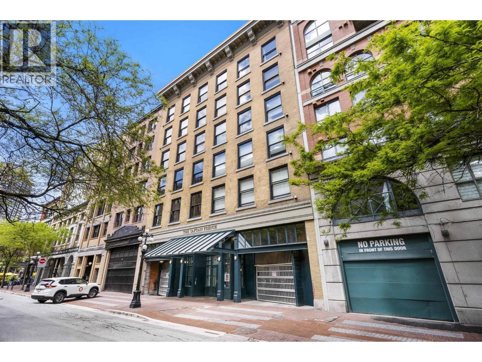 301 41 ALEXANDER STREET