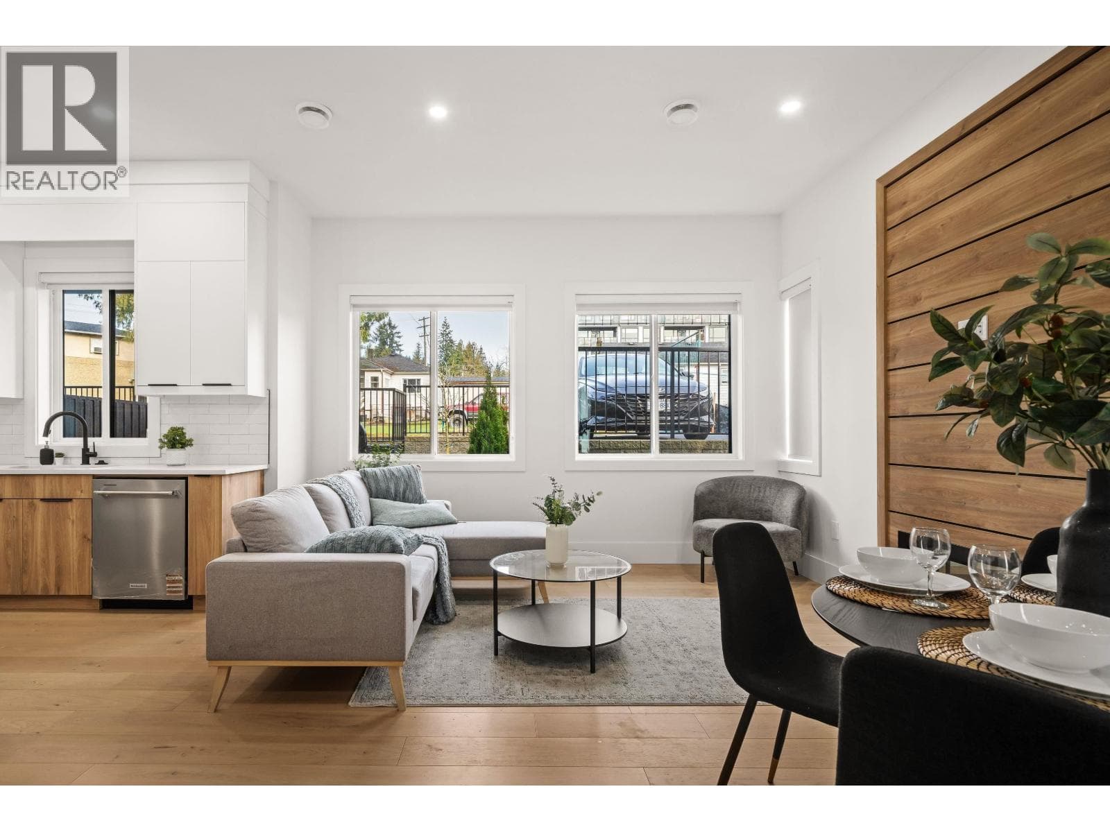 104 941 DANSEY AVENUE