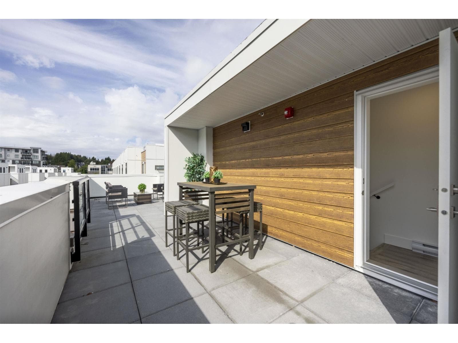 35 6328 KING GEORGE BOULEVARD