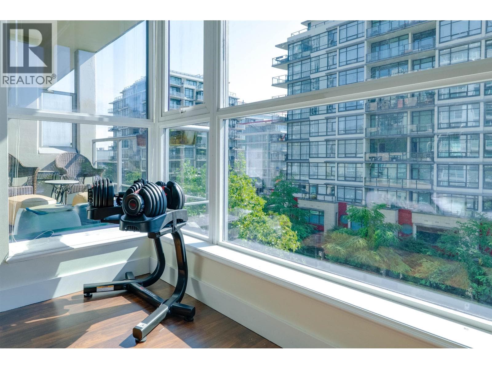 508 168 EAST ESPLANADE