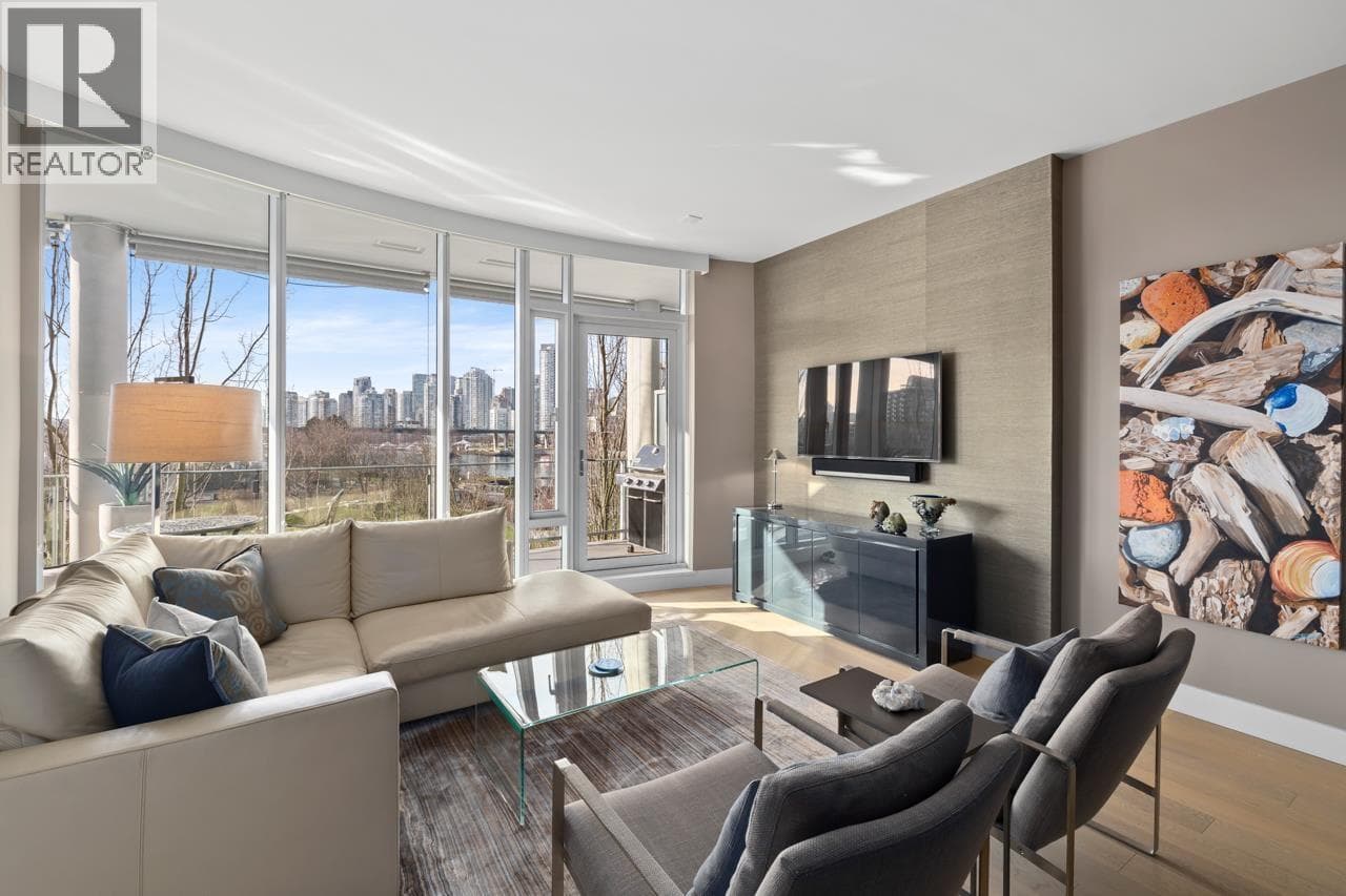 406 1616 COLUMBIA STREET