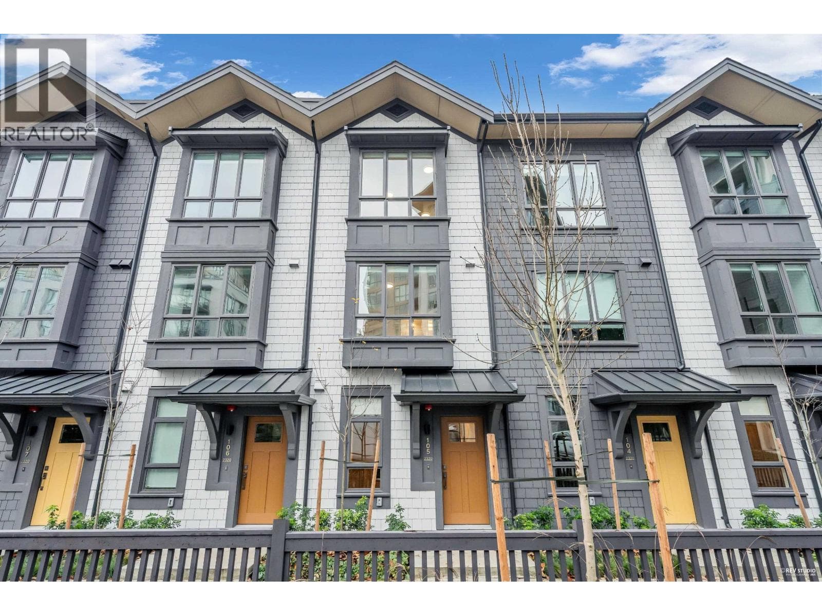 105 2320 EMERY COURT