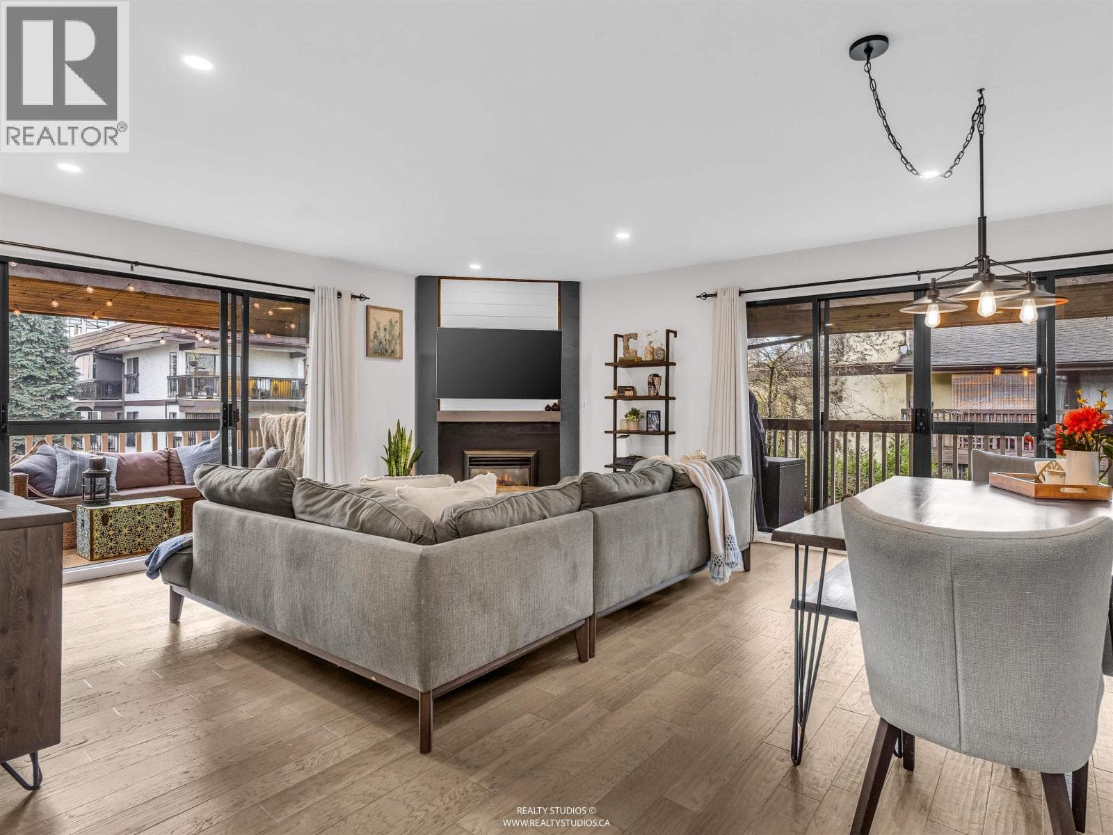 303 708 EIGHTH AVENUE