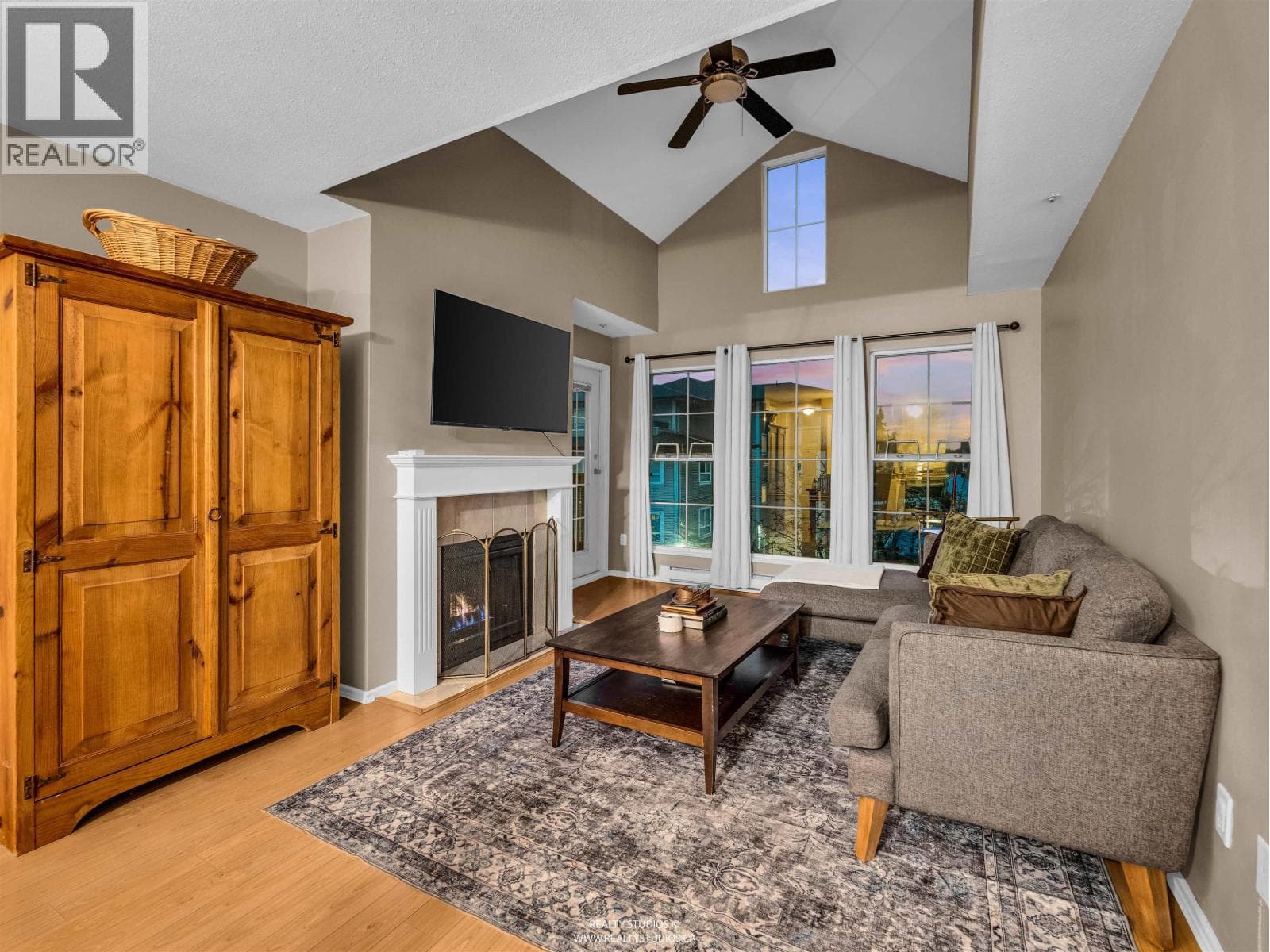 315 888 GAUTHIER AVENUE