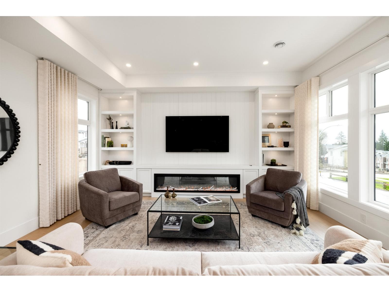 101 1810 165A STREET