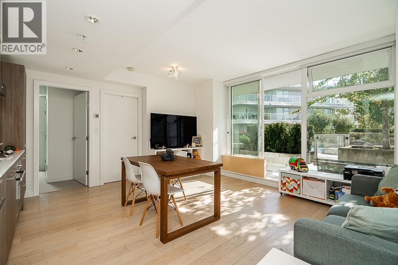 301 4638 GLADSTONE STREET