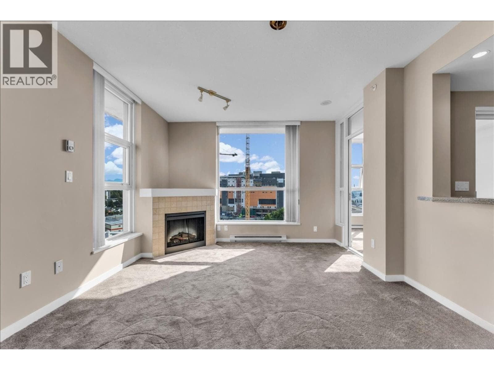 1202 189 NATIONAL AVENUE