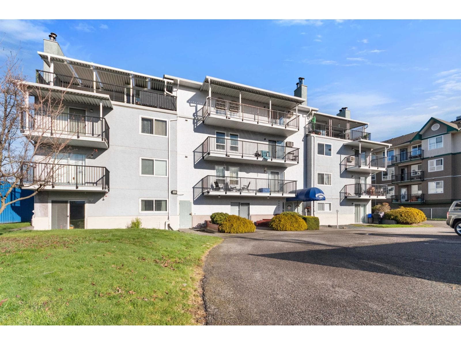 403 46033 CHILLIWACK CENTRAL ROAD, Chilliwack Proper South