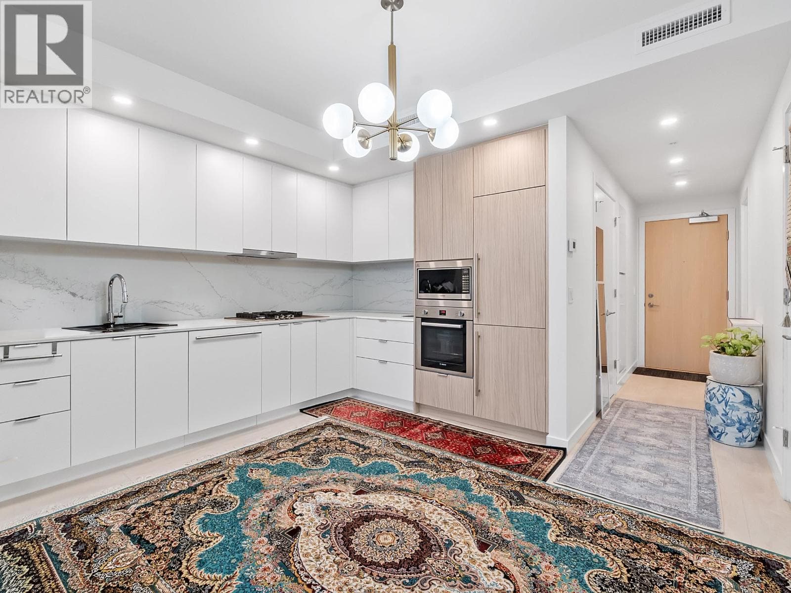 1503 537 COTTONWOOD AVENUE