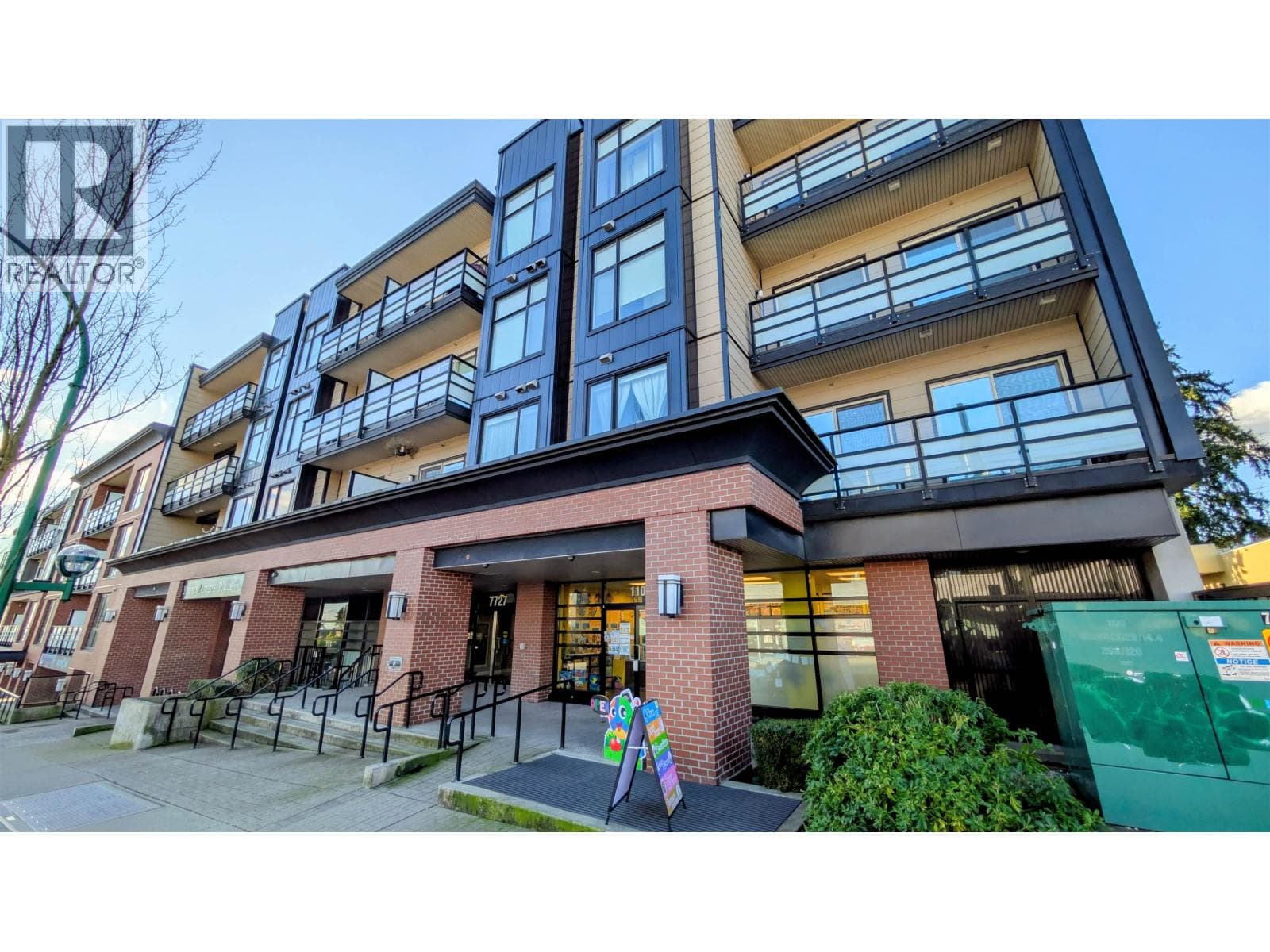 211 7727 ROYAL OAK AVENUE