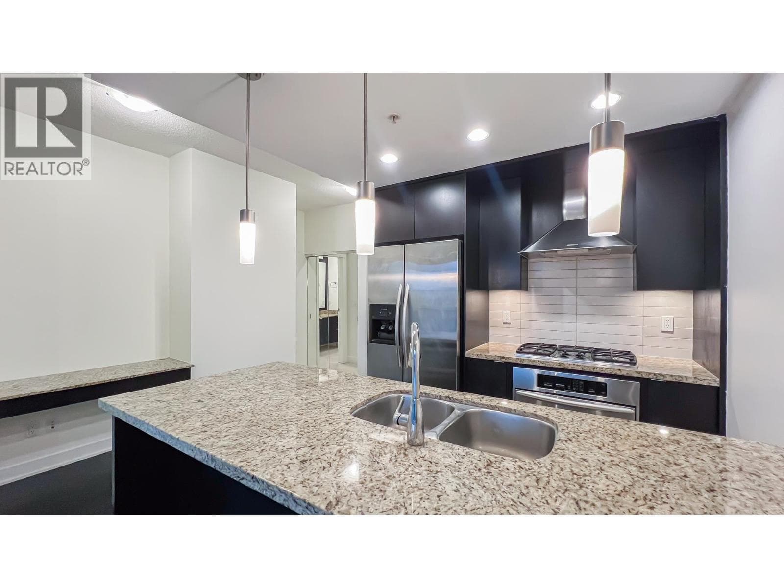 905 7088 18TH AVENUE