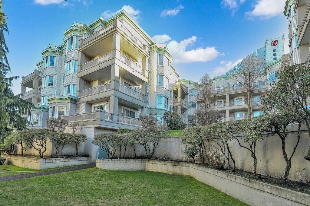 319 15268 105 AVENUE